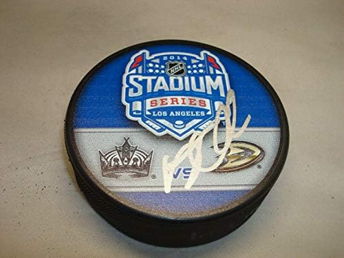 Йонас Хилер подписа Хокей шайба серия Стадион на Анахайм Дъкс с автограф 1А - Autographed NHL Pucks