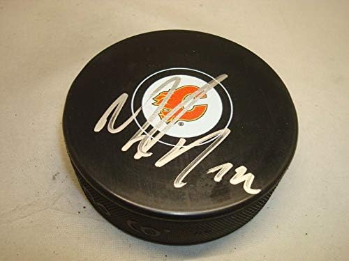 Мейсън Реймънд подписа хокей шайба Калгари Флеймс с автограф 1A - за Миене на НХЛ с автограф