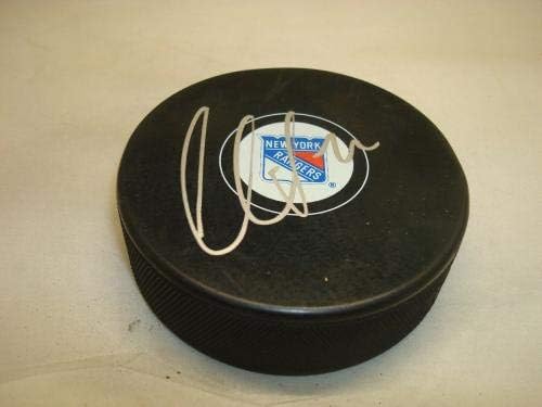Оскар Линдберг подписа хокей шайба Ню Йорк Рейнджърс с автограф 1А - Autograph NHL Pucks