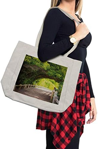 Чанта за пазаруване Ambesonne Forest, Разходка по алея През Зелена Арка на Моста, на Листата на Дърветата, Слънчев летен ден,