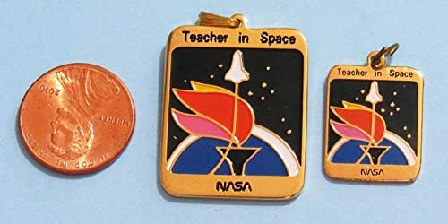 Двойка на талисмани и суспензии Учител в космоса STS-51L совалка Чалънджър на НАСА