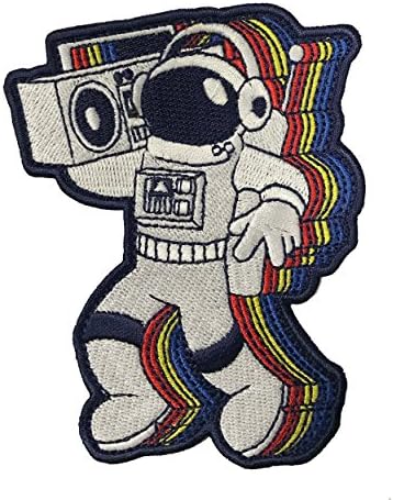 Космонавт-люлеещ се стол с Железен Бумбоксом на нашивке - Подаръци За Него, За Нея, За Момчета, За Момичета, За съпруга, За Жена, За Тях, За мъже, За Жени, За Деца