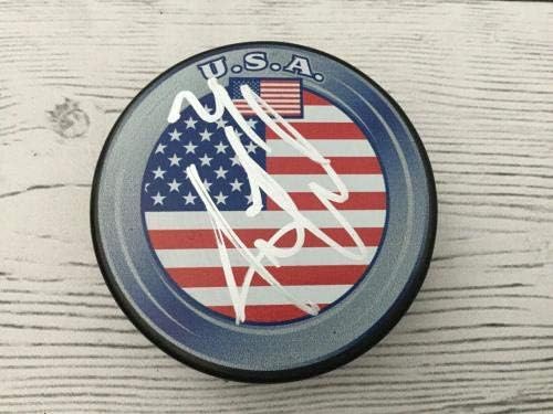 Джъстин Фолк подписа хокей шайба с автограф на националния отбор на САЩ PSA/DNA COA a - за Миене на НХЛ с автограф