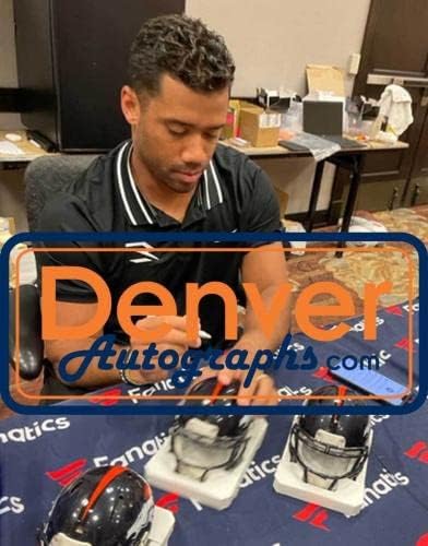 Ръсел Уилсън с автограф на вентилатора мини-шлем Denver Broncos Speed 36561 - Мини-Каски NFL с автограф